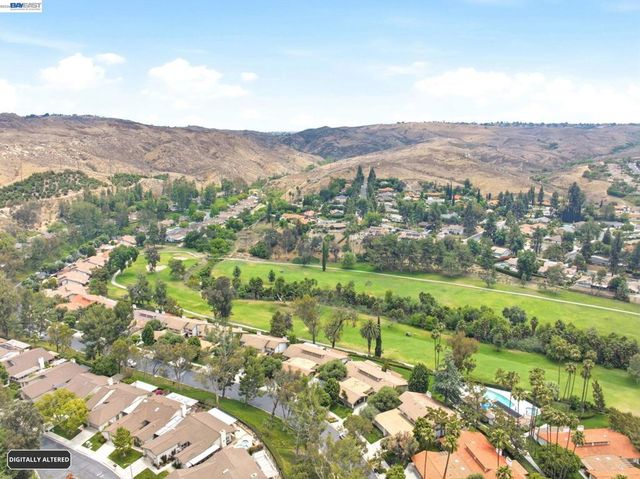 742 Via Zapata, Riverside, CA 92507
