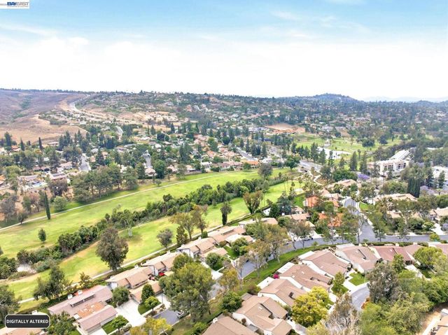 742 Via Zapata, Riverside, CA 92507