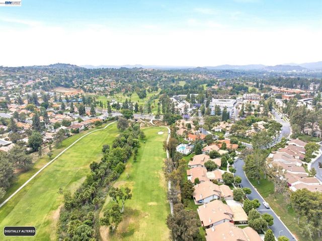 742 Via Zapata, Riverside, CA 92507