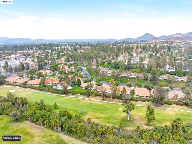 742 Via Zapata, Riverside, CA 92507