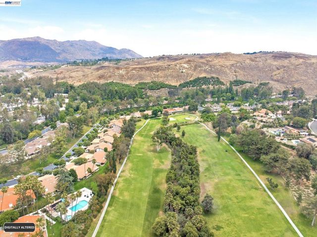 742 Via Zapata, Riverside, CA 92507