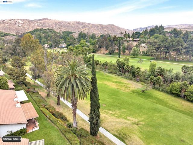742 Via Zapata, Riverside, CA 92507