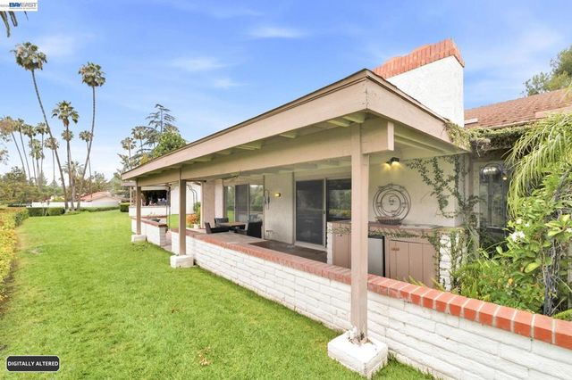 742 Via Zapata, Riverside, CA 92507