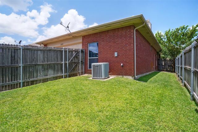 1810 Poinsettia Boulevard, Denton, TX 76208
