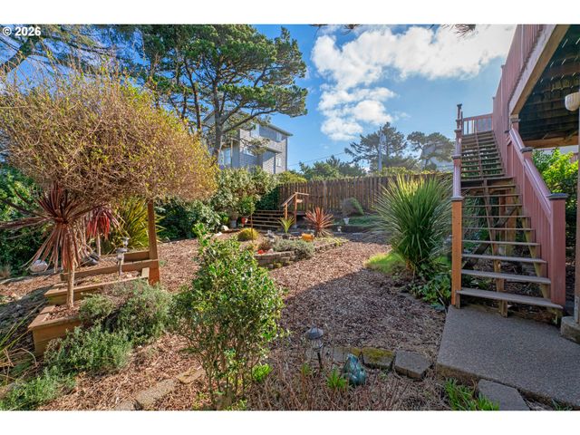 634 Sw EBB Ave, Lincoln City, OR 97367