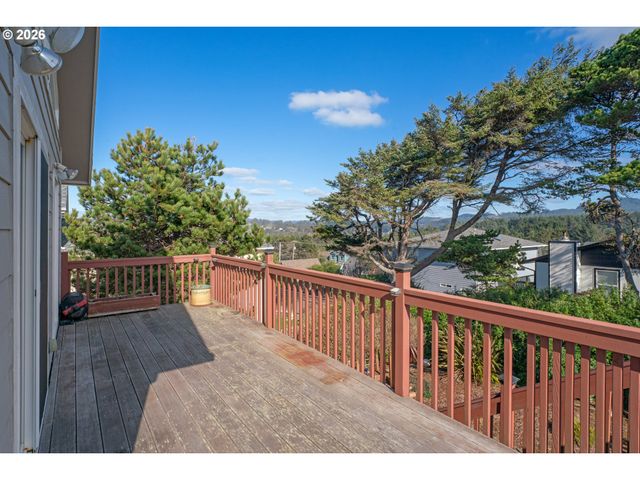 634 Sw EBB Ave, Lincoln City, OR 97367
