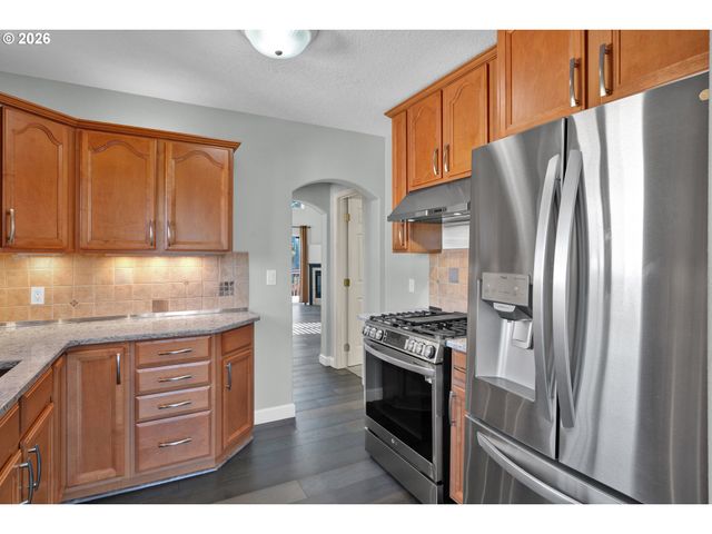 634 Sw EBB Ave, Lincoln City, OR 97367