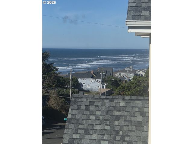 634 Sw EBB Ave, Lincoln City, OR 97367