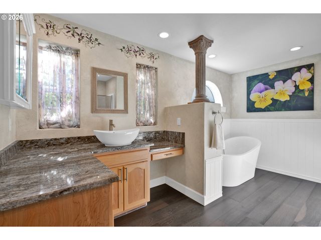 634 Sw EBB Ave, Lincoln City, OR 97367