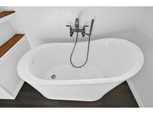 634 Sw EBB Ave, Lincoln City, OR 97367