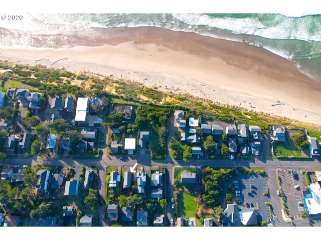 634 Sw EBB Ave, Lincoln City, OR 97367