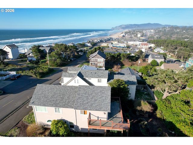 634 Sw EBB Ave, Lincoln City, OR 97367