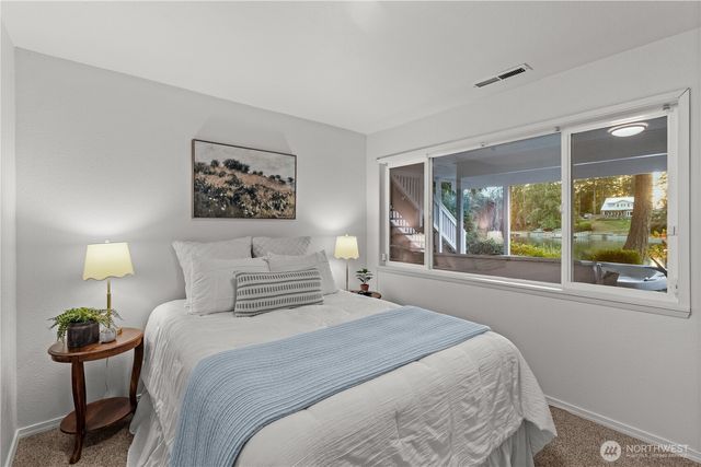 8812 86th Avenue NW, Gig Harbor, WA 98335