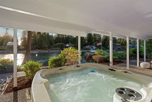 8812 86th Avenue NW, Gig Harbor, WA 98335