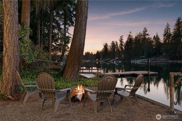 8812 86th Avenue NW, Gig Harbor, WA 98335