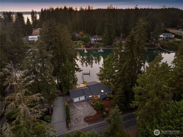 8812 86th Avenue NW, Gig Harbor, WA 98335