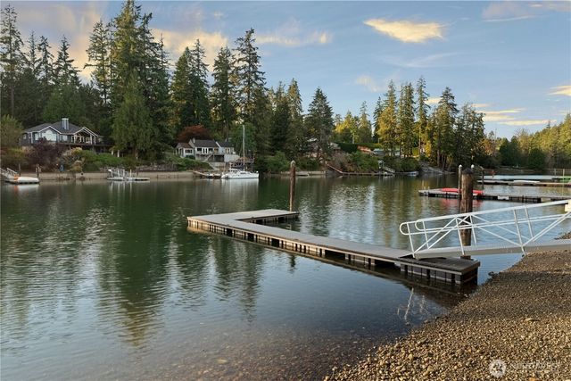8812 86th Avenue NW, Gig Harbor, WA 98335