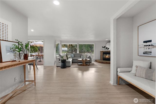8812 86th Avenue NW, Gig Harbor, WA 98335