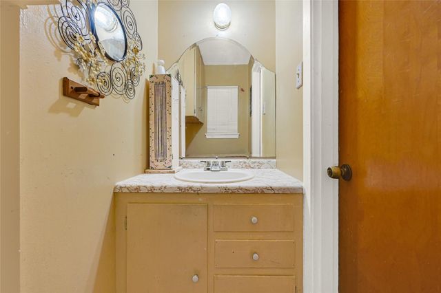 12337 Kayla Lane, Galena Park, TX 77015