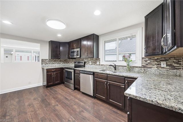 4162 Reid ST, Chesapeake, VA 23324
