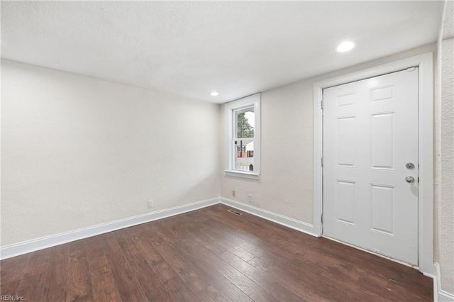 4162 Reid ST, Chesapeake, VA 23324