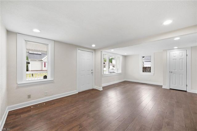 4162 Reid ST, Chesapeake, VA 23324