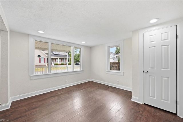 4162 Reid ST, Chesapeake, VA 23324
