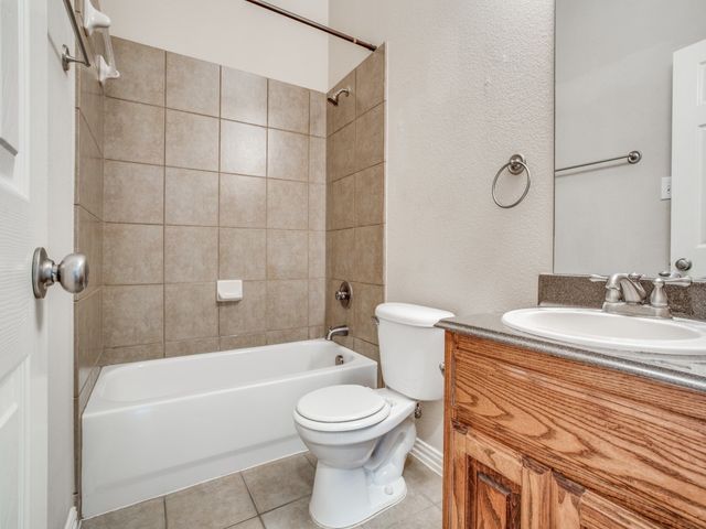 2613 Sandstone Lane, Midlothian, TX 76065