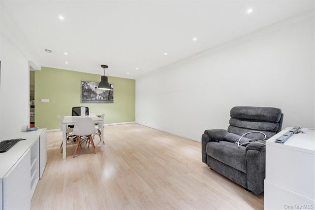 10 N Broadway 1K, White Plains, NY 10601