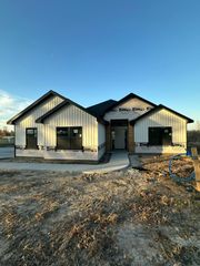 706 N NEO ST, Sturgeon, MO 65284