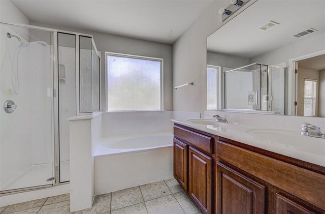 2090 Intrepid DR, Buda, TX 78610