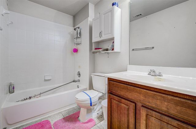 2090 Intrepid DR, Buda, TX 78610