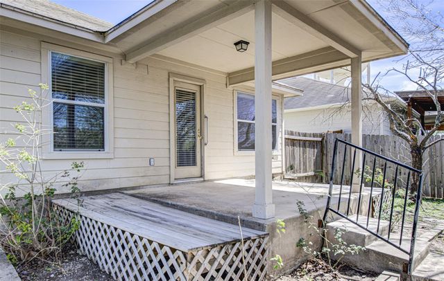 2090 Intrepid DR, Buda, TX 78610