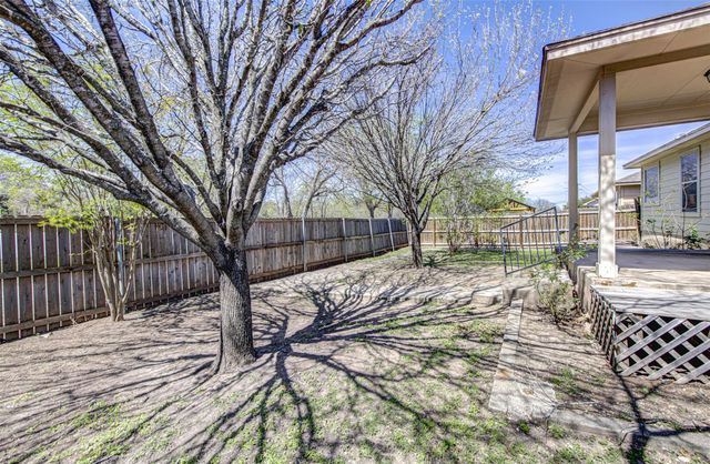 2090 Intrepid DR, Buda, TX 78610