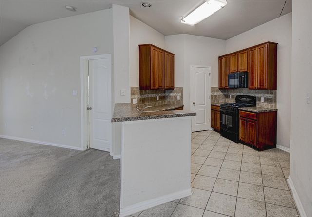 2090 Intrepid DR, Buda, TX 78610