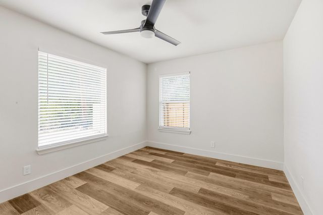 309 E Lola DR, Austin, TX 78753