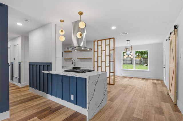 309 E Lola DR, Austin, TX 78753