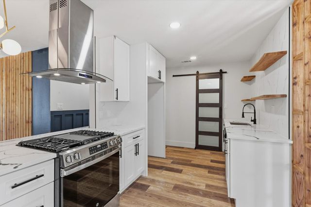 309 E Lola DR, Austin, TX 78753