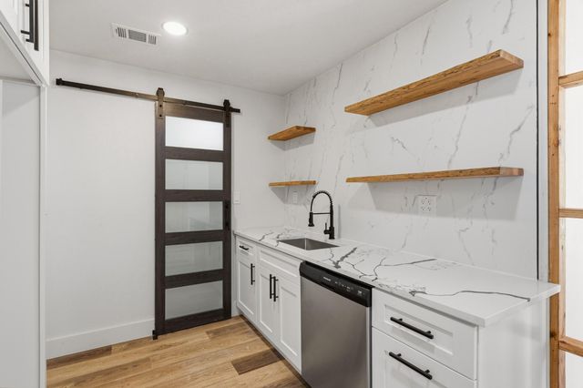 309 E Lola DR, Austin, TX 78753