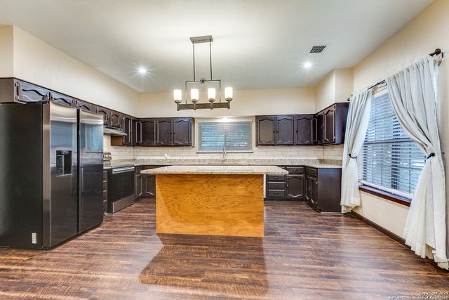 1505 30th, Hondo, TX 78861