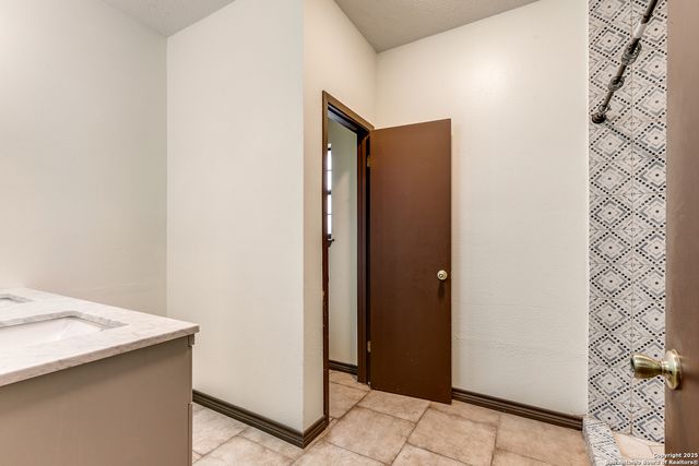 1505 30th, Hondo, TX 78861