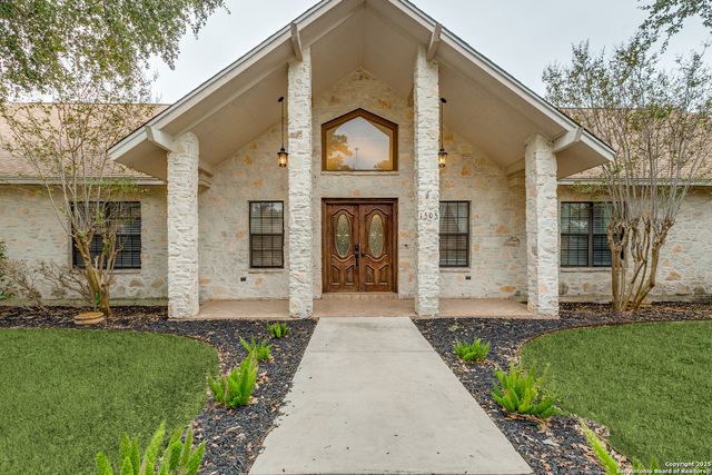 1505 30th, Hondo, TX 78861