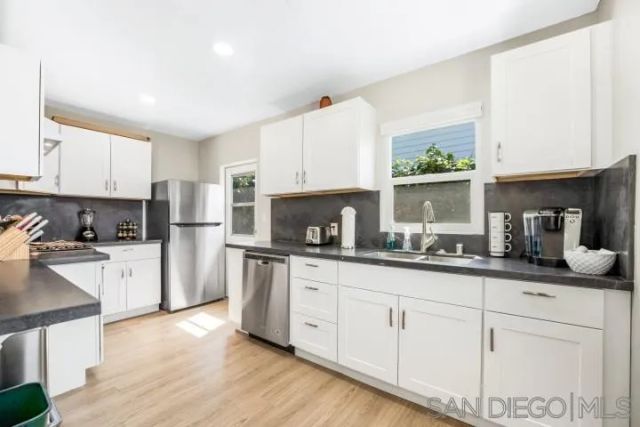 1735 Froude St, San Diego, CA 92107