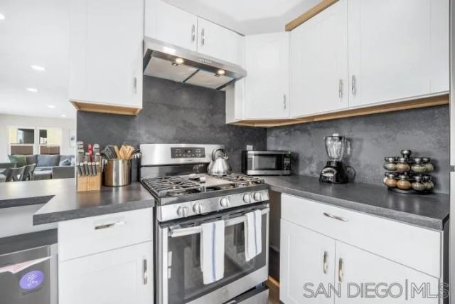 1735 Froude St, San Diego, CA 92107