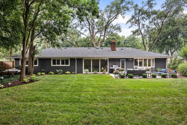 1909 Martingale Road, Wheaton, IL 60187