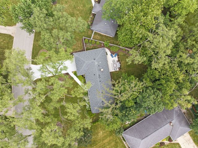 1909 Martingale Road, Wheaton, IL 60187