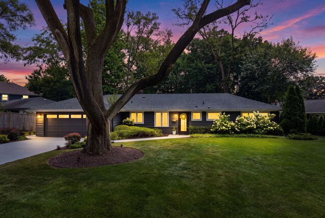 1909 Martingale Road, Wheaton, IL 60187