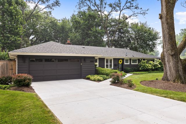 1909 Martingale Road, Wheaton, IL 60187