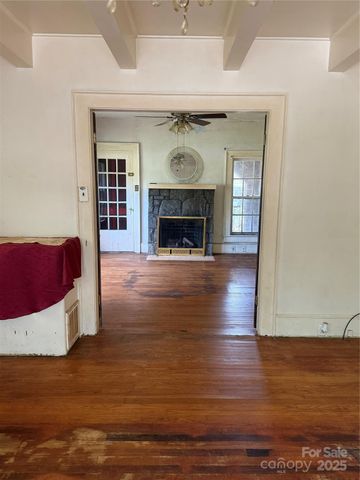 3985 1st Avenue SW, Hickory, NC 28602