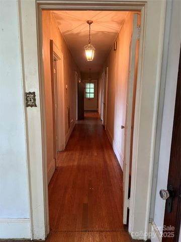 3985 1st Avenue SW, Hickory, NC 28602